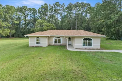 595 Hickory St, Brooksville, FL 34601