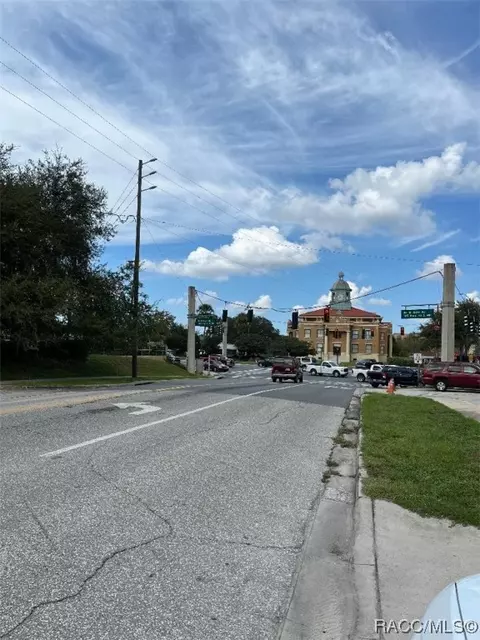 3745 E Walker St, Inverness, FL 34453 photo 2