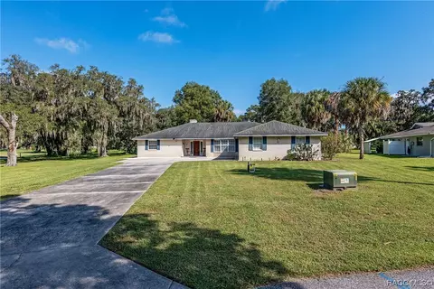 4811 E Connell Lake Dr, Inverness, FL 34453