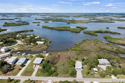 14097 W Sanddollar Ln, Crystal River, FL 34429