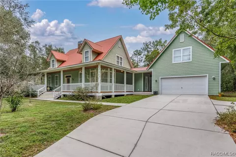 915 N Pompeo Ave, Crystal River, FL 34429