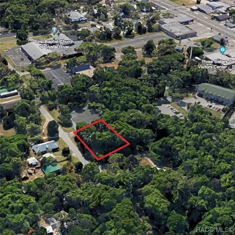 222 NW Crystal St, Crystal River, FL 34428