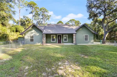 51 Karen St, Inglis, FL 34449