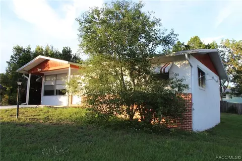 2 Scully Ct, Beverly Hills, FL 34465