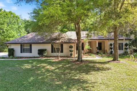 1 Hemlock Ct S, Homosassa, FL 34446