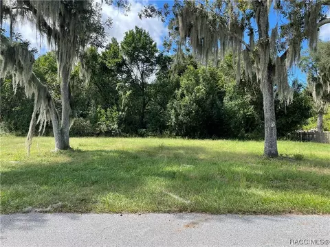 1220 S Elmwood Dr, Inverness, FL 34450
