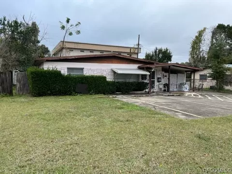 10 N Melbourne St, Beverly Hills, FL 34465