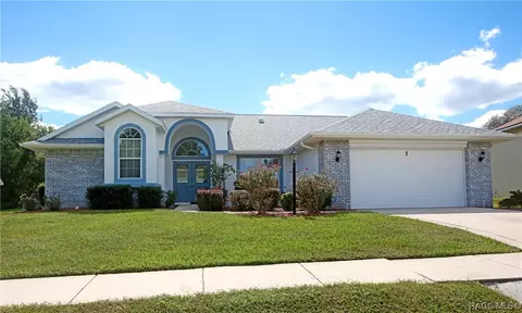 40 W Hanging Moss Ct, Beverly Hills, FL 34465