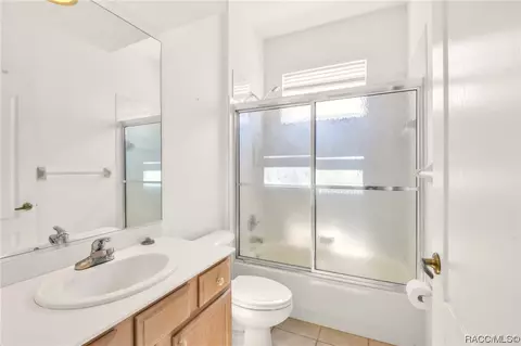 Bath - 547 W Doerr Path, Hernando, FL 34442 photo 4 of 5