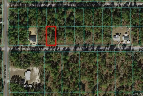 0000 Shamrock Unit Apt 064 Ave, Dunnellon, FL 34432