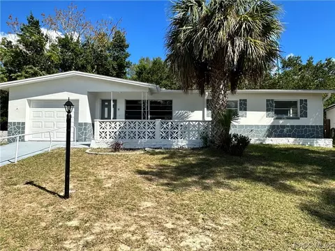 3 Esskay St, Beverly Hills, FL 34465