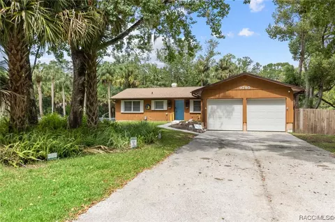9795 W Halls River Rd, Homosassa, FL 34448