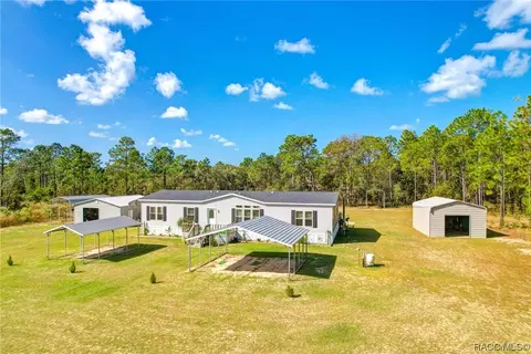 6174 S Pleasant Ave, Homosassa, FL 34446