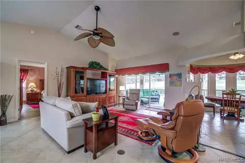 805 E Falconry Ct, Hernando, FL 34442 photo 11