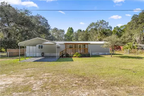 30 Pine St, Inglis, FL 34449