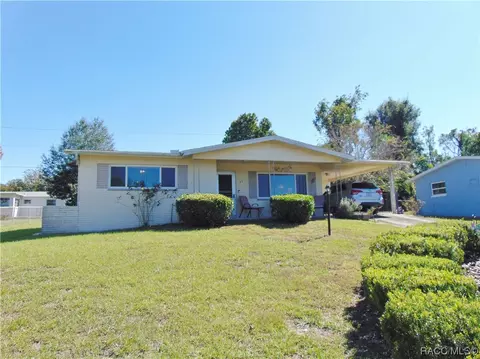 63 S Monroe St, Beverly Hills, FL 34465