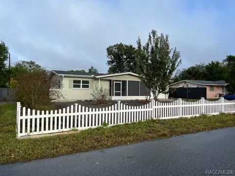 38 S Davis St, Beverly Hills, FL 34465