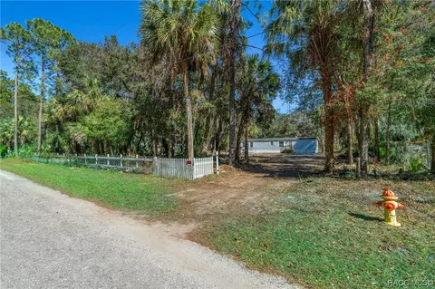 35 Lori St, Inglis, FL 34449 photo 4