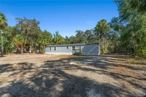 35 Lori St, Inglis, FL 34449