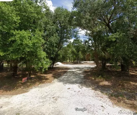 12127 W Fig Tree Ln, Crystal River, FL 34428