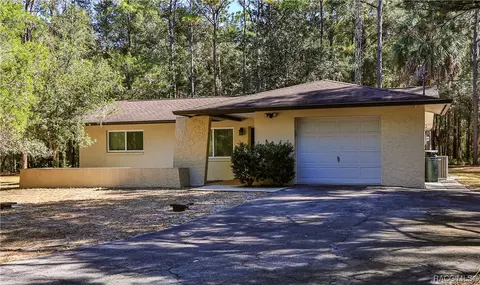 9799 S Berkshire Ave, Inverness, FL 34452