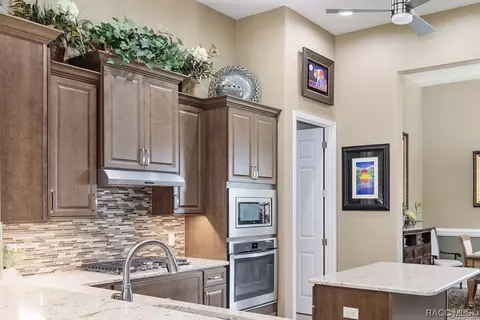 Kitchen - 1578 N Ridge Meadow Path, Hernando, FL 34442 photo 2 of 6