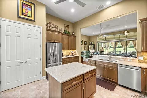 Kitchen - 1578 N Ridge Meadow Path, Hernando, FL 34442 photo 4 of 6