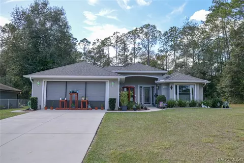 10366 N Holcomb Dr, Citrus Springs, FL 34434