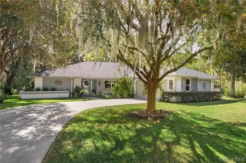 69 Greentree St, Homosassa, FL 34446