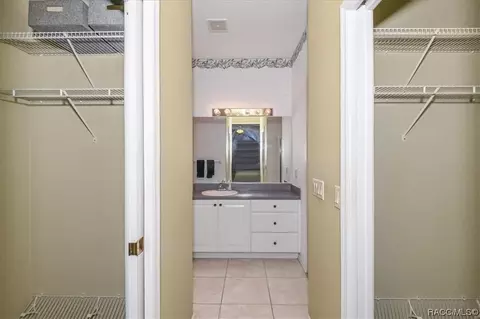 Bath - 865 W Silver Meadow Loop, Hernando, FL 34442 photo 2 of 4
