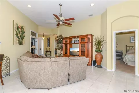 Living - 865 W Silver Meadow Loop, Hernando, FL 34442 photo 3 of 5