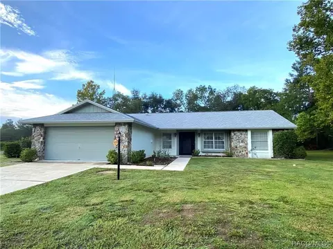 7864 E Oak Forest St, Floral City, FL 34436