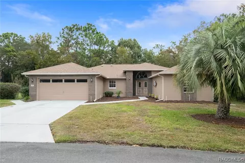 16 Pawpaw Ct S, Homosassa, FL 34446