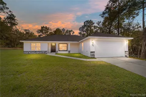 1388 W Hawk Ln, Citrus Springs, FL 34434