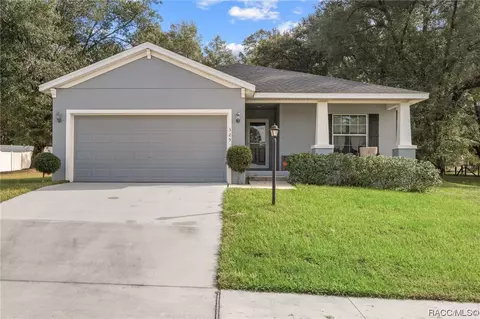 325 Woodland Trl, Lady Lake, FL 32159