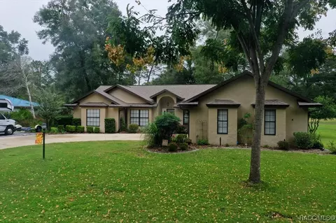 2415 W Fairway Loop, Citrus Springs, FL 34434