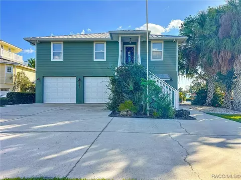 2040 NW 15th St, Crystal River, FL 34428
