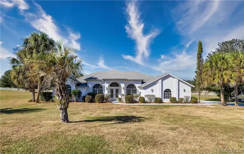 1104 N Hambletonian Dr, Hernando, FL 34442