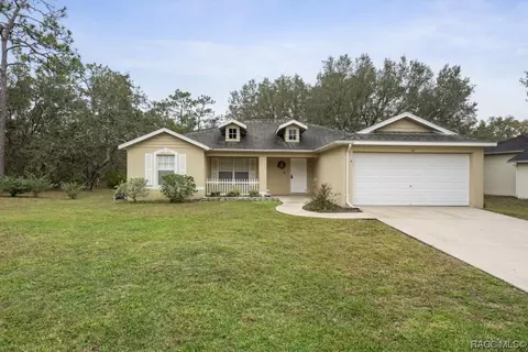 67 Black Willow St, Homosassa, FL 34446