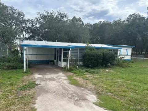 8487 S Lake Consuella Dr, Floral City, FL 34436