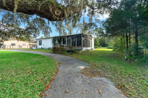 6828 W Arter St, Crystal River, FL 34429