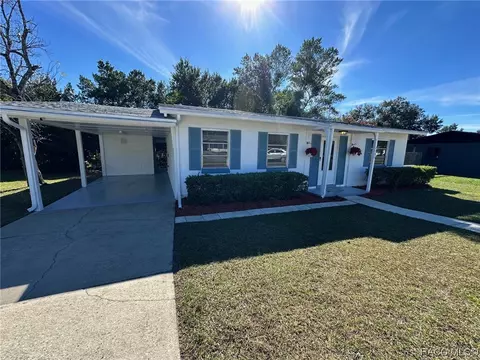2080 W Howard Pl, Citrus Springs, FL 34434