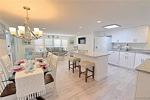 4014 E Lake Park Dr, Hernando, FL 34442 photo 2