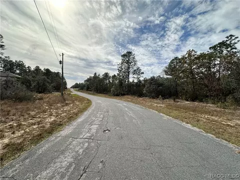 2937 W Santana Dr, Citrus Springs, FL 34433
