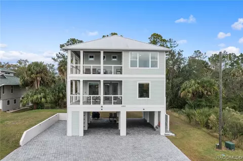 11897 W Waterwood Dr, Crystal River, FL 34429