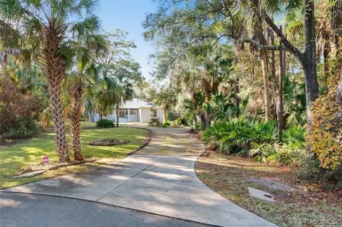 50 Captains Cove Rd, Inglis, FL 34449