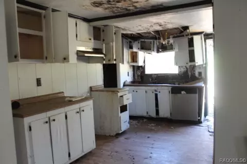842 Yorkshire Ln E, Holder, FL 34445 photo 3