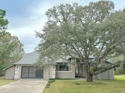12 Poplar Ct S, Homosassa, FL 34446