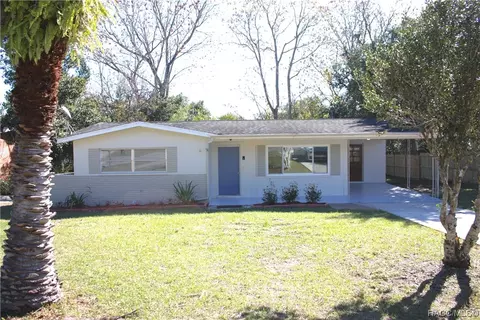 13 N Lincoln Ave, Beverly Hills, FL 34465