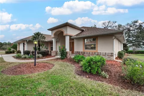 63 W Forest Oak Pl, Beverly Hills, FL 34465